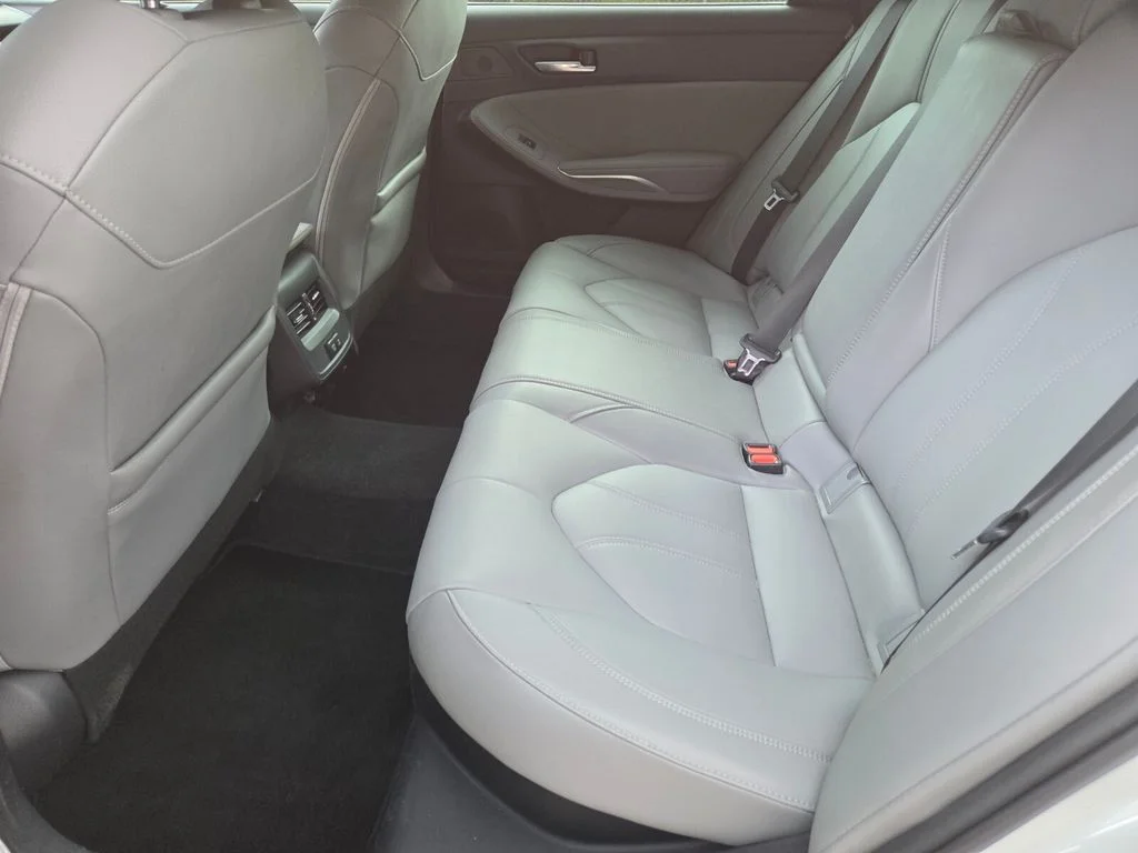 Used 2021 Beige Toyota XLE Plus image 21