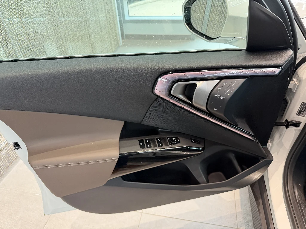 New 2026 Alpine White BMW 30 xDrive image 11