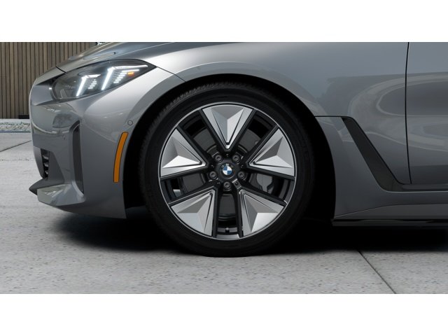 New 2026 Skyscraper Grey Metallic BMW eDrive40 image 7