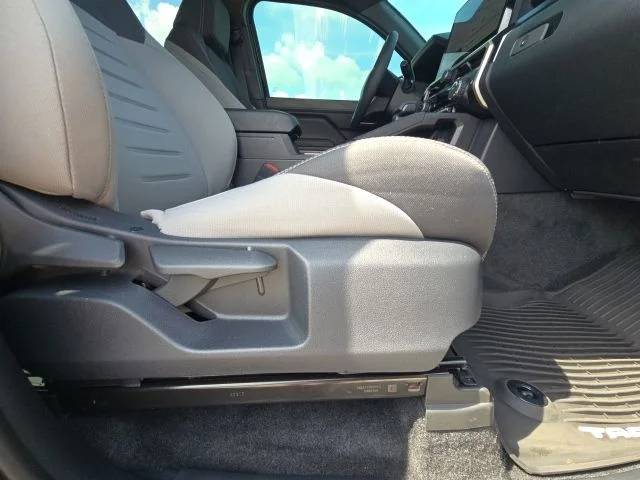 Used 2025  Toyota  image 18