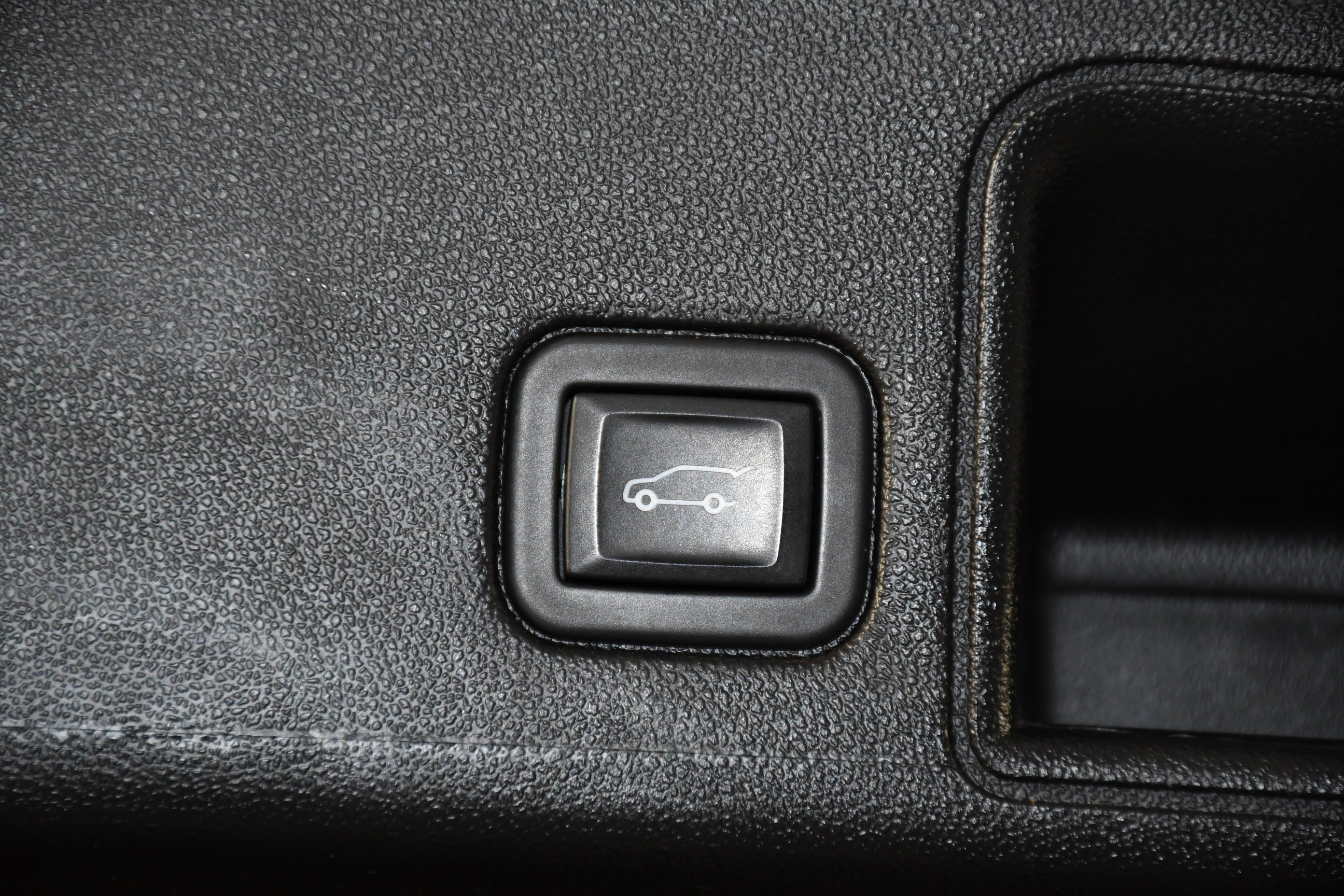 Used 2024 Sterling Metallic GMC SLT image 53