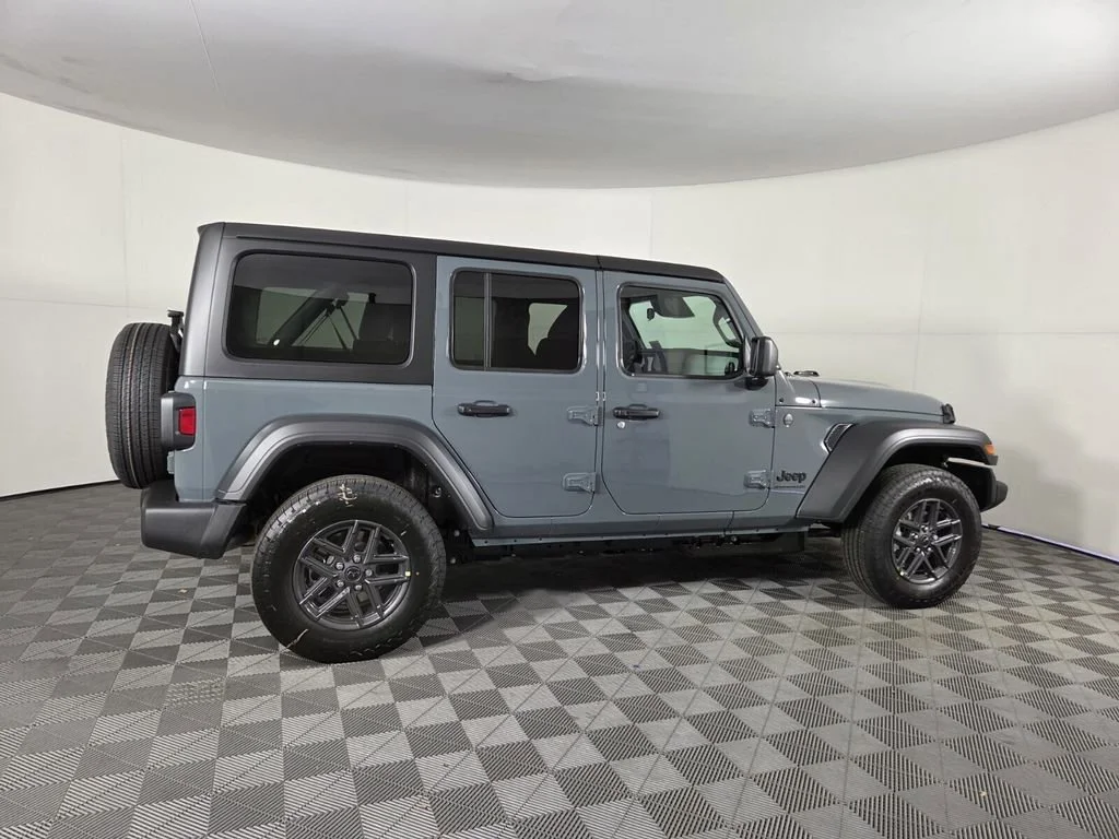 New 2026 Anvil Clearcoat Jeep Sport S image 4