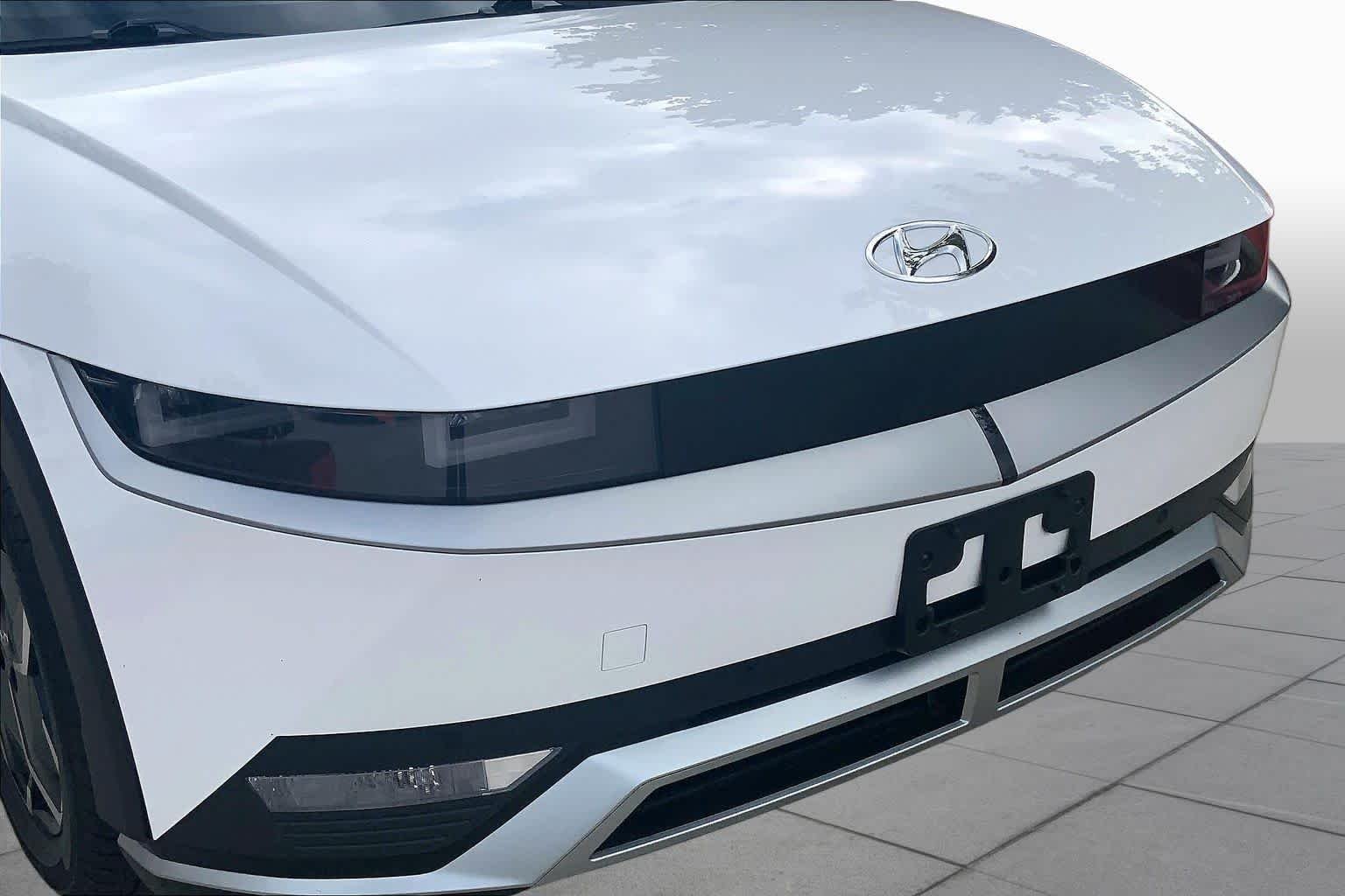 Used 2024 Atlas White Hyundai SEL image 31