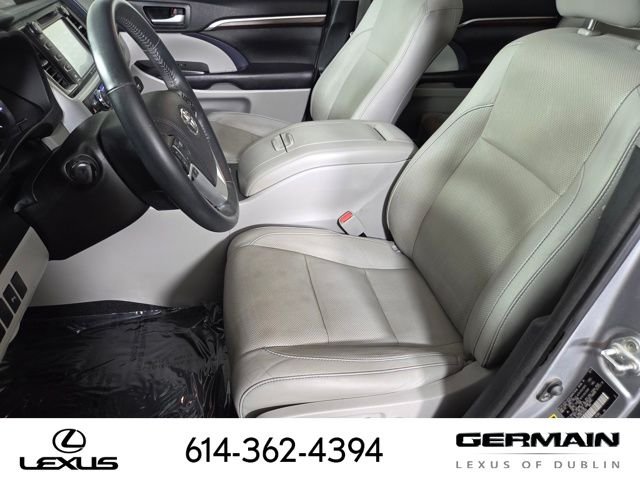 Used 2016 Silver Toyota Limited image 17