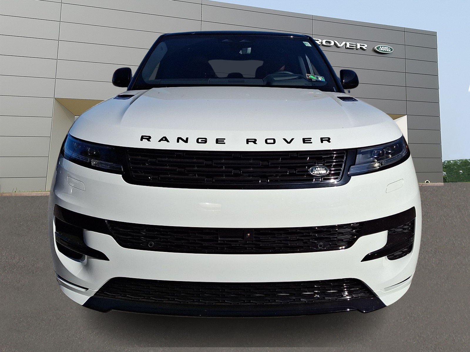 New 2027 Fuji White Land Rover Dynamic SE image 8