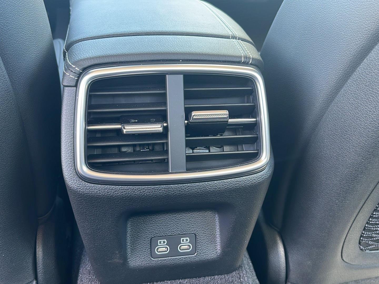2026 GENESIS G70 Standard - Photo 17
