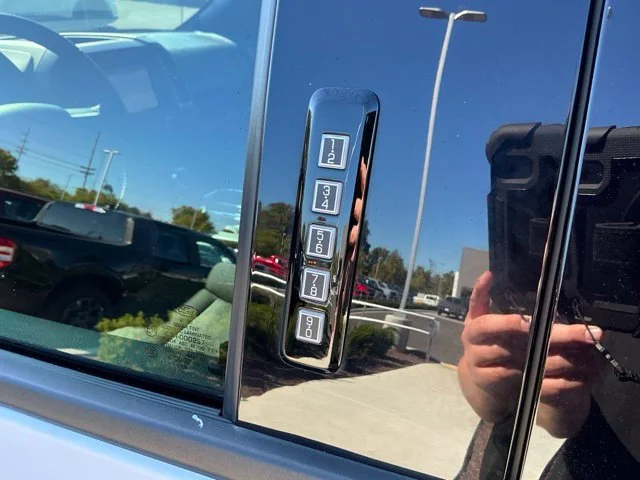 Certified Used 2019 Oxford White Ford XLT image 6