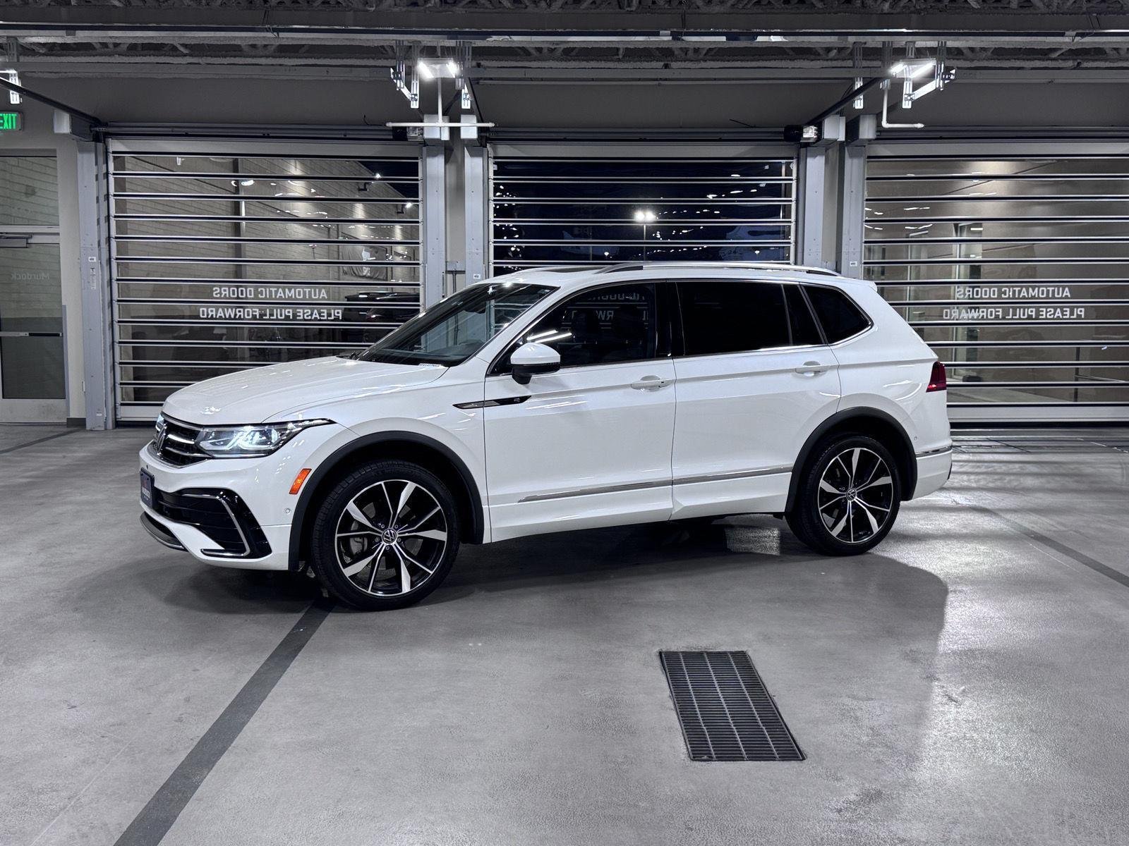 2022 Volkswagen Tiguan 2.0T SEL R-Line 4Motion's photo