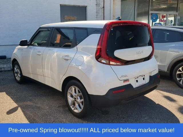 Used 2022 White Kia LX image 2