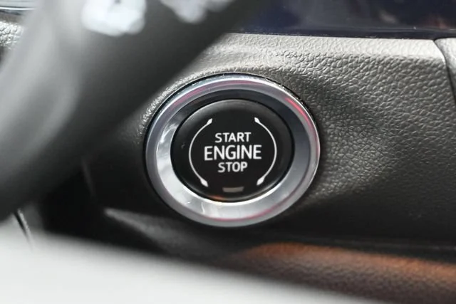 Used 2023 SUNSET GLOW METALLIC Buick Select image 19