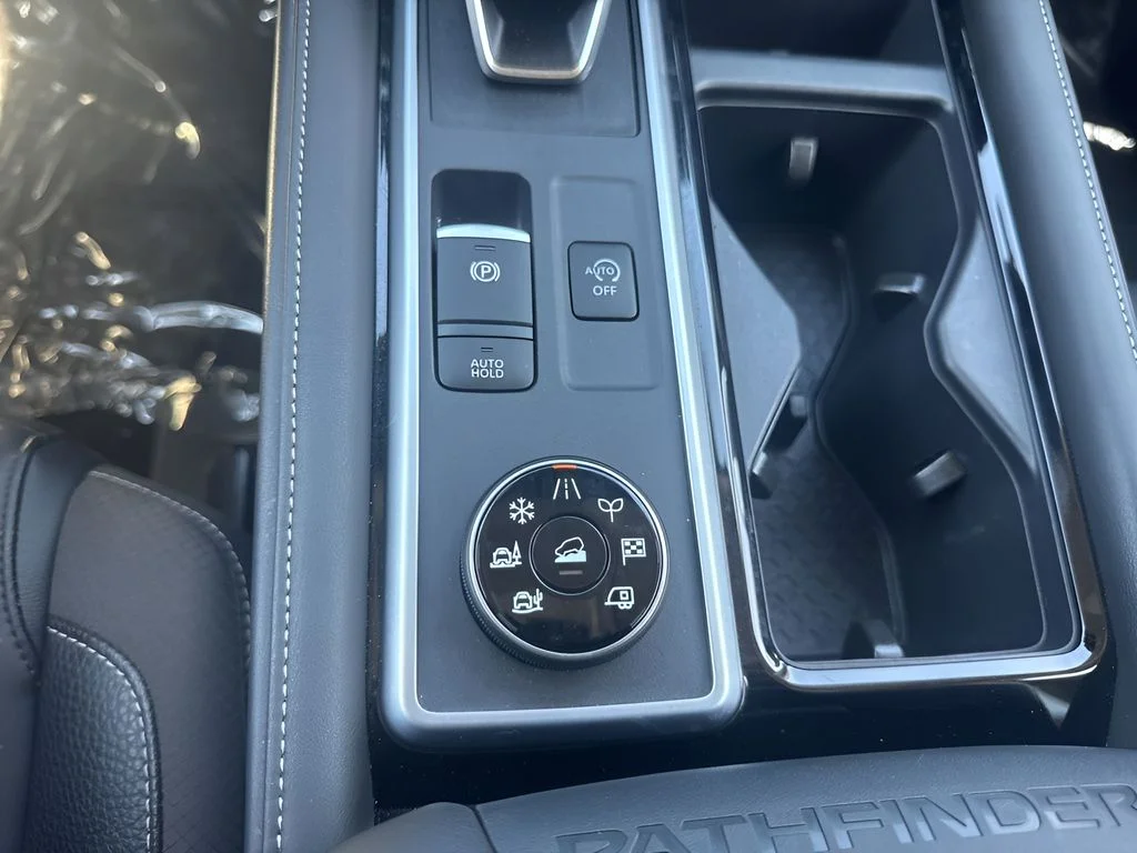Used 2025 Gray Nissan SL image 18