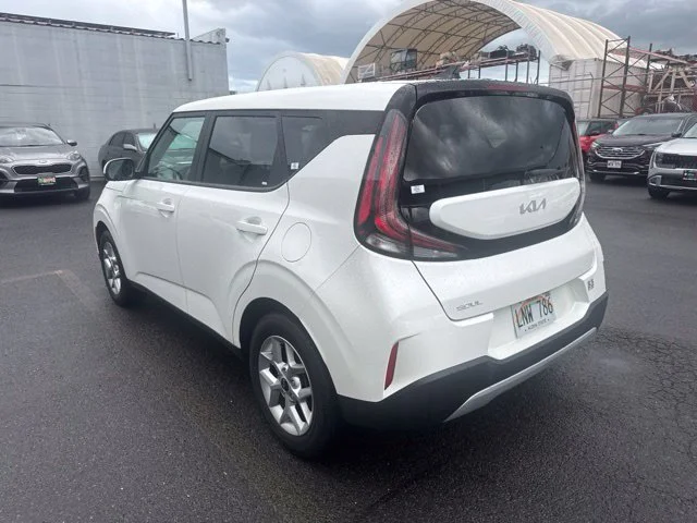 Used 2025 White Kia LX image 3