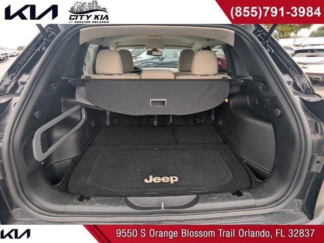 Used 2018 Black Jeep Latitude image 13