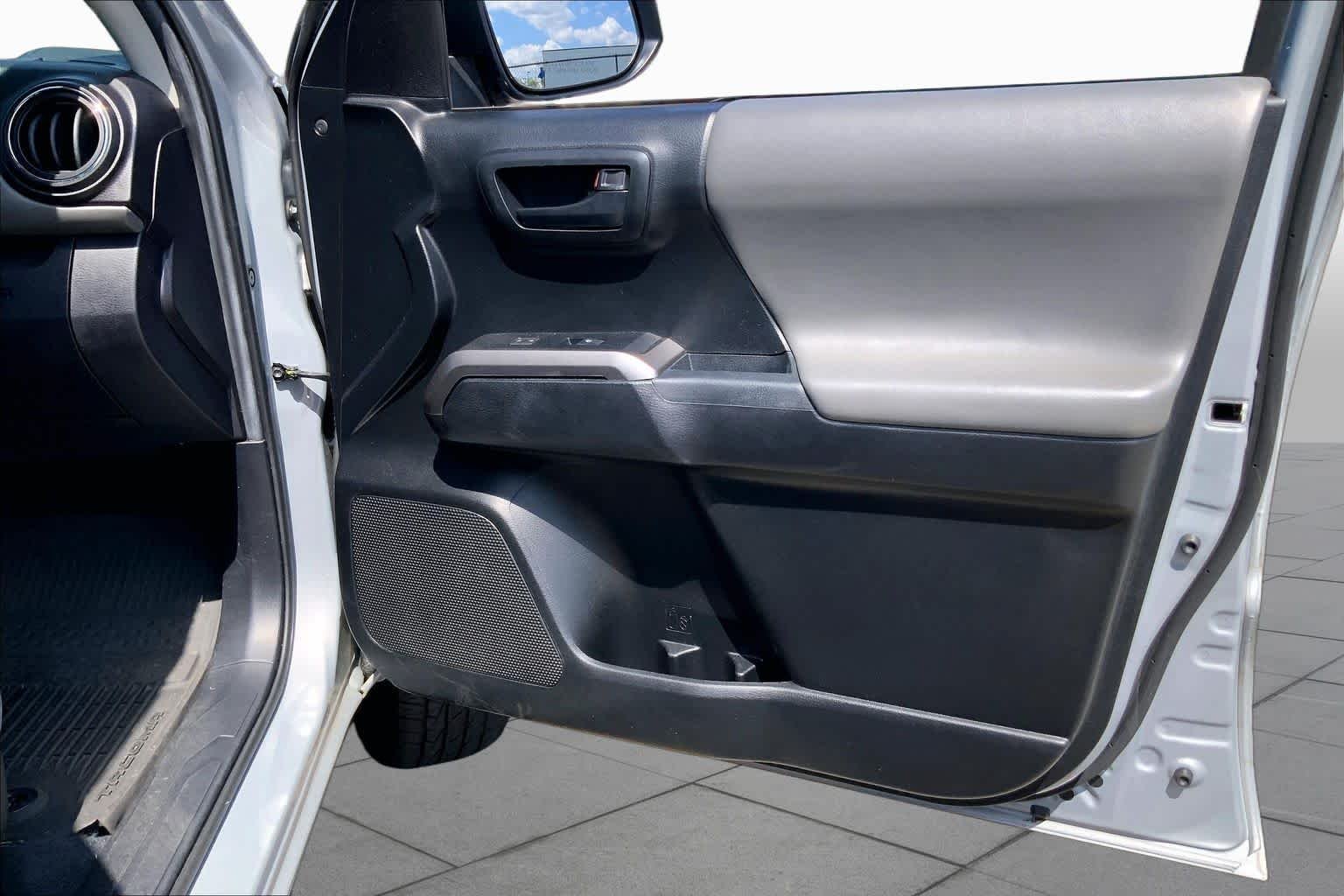 Used 2021 Cement Toyota SR5 image 21