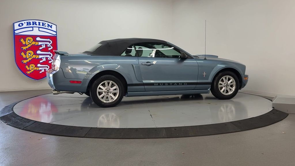 Used 2007 Blue Ford V6 Deluxe image 4