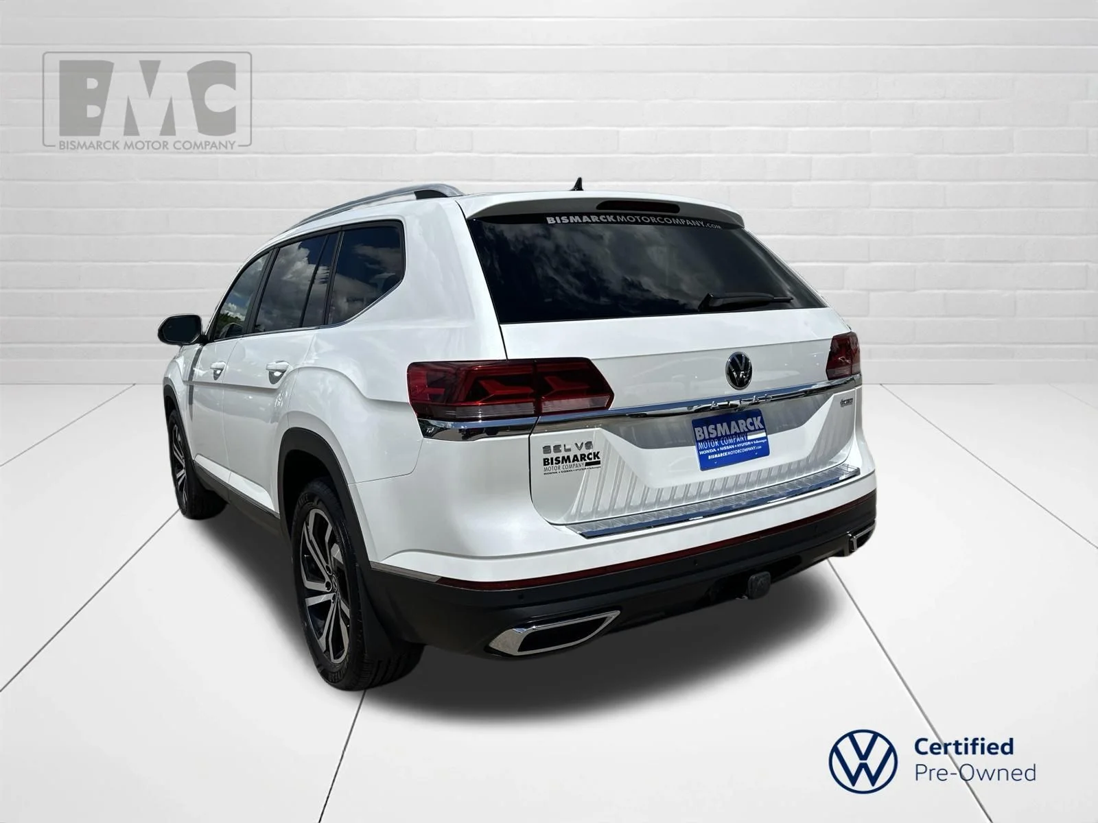 Used 2023 White Volkswagen SEL image 4