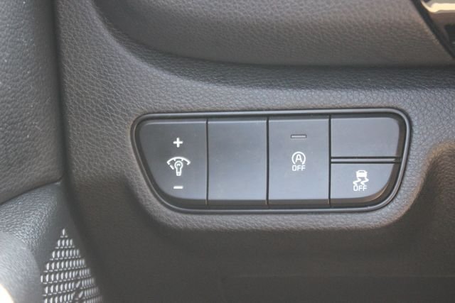 Used 2024 White Kia S image 19