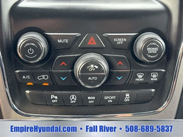Used 2019 Gray Jeep Laredo E image 23