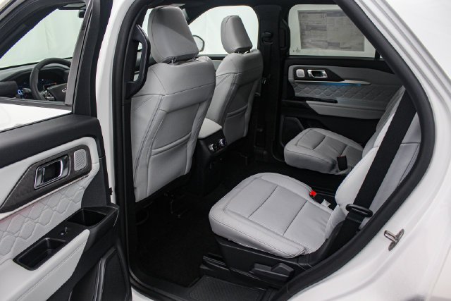 New 2027 Star White Metallic Tri-Coat Ford Platinum™ image 11