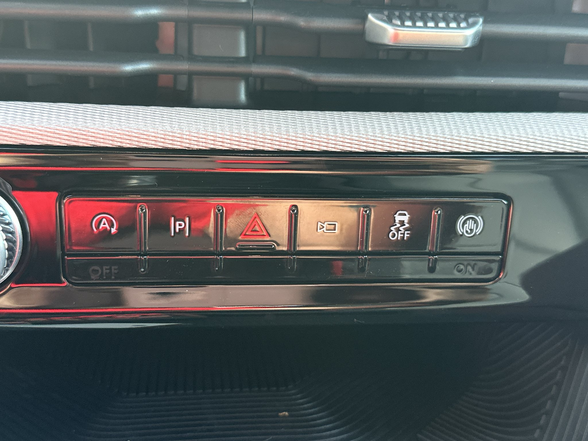 New 2027 Avalanche Gray Ford Active image 25