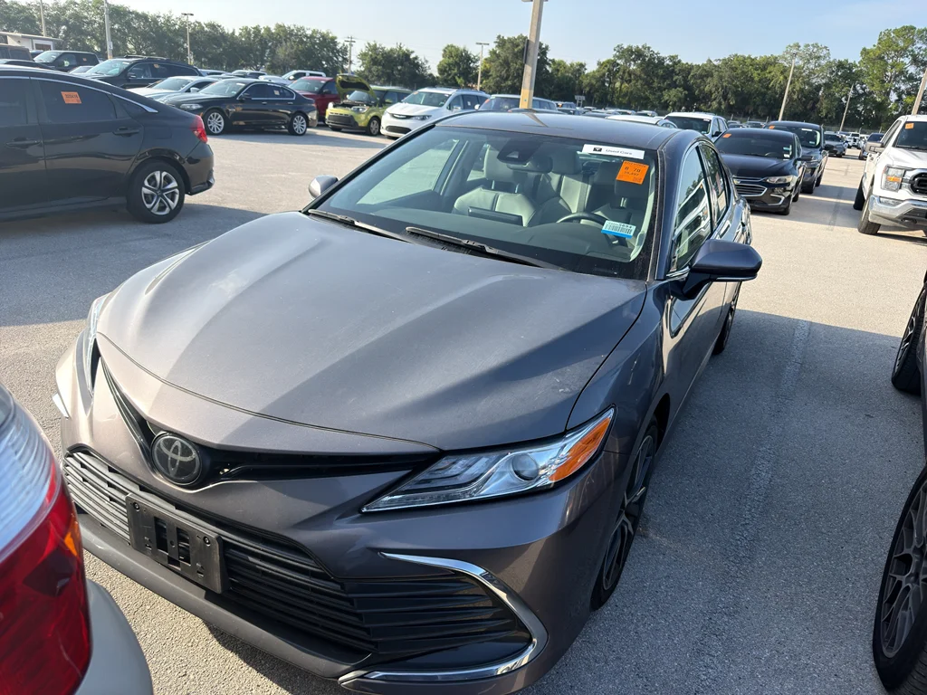 Used 2023 Predawn Gray Mica Toyota XLE image 2