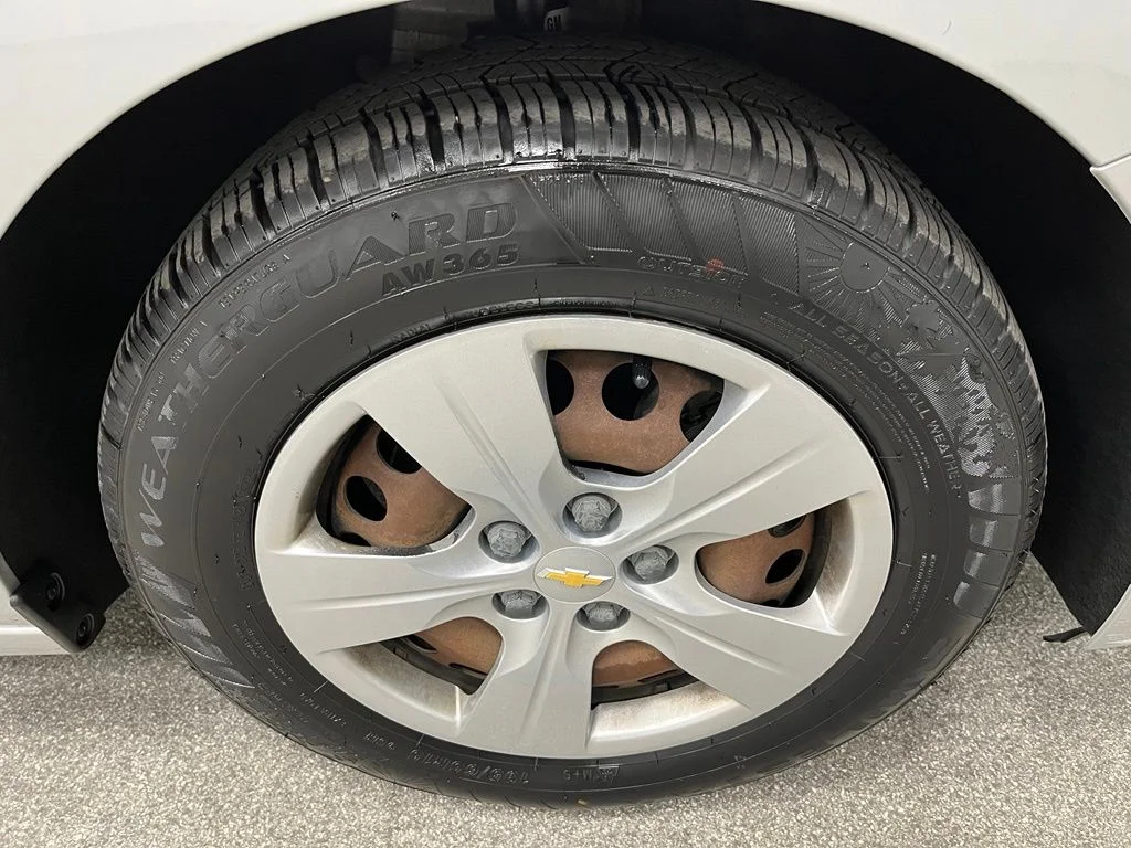 Used 2018 Silver Chevrolet LS image 18