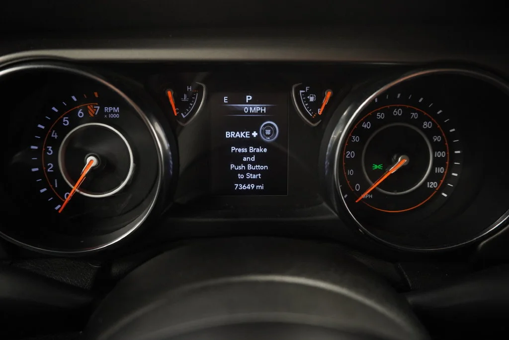 Used 2019 Gray Jeep Sport S image 5