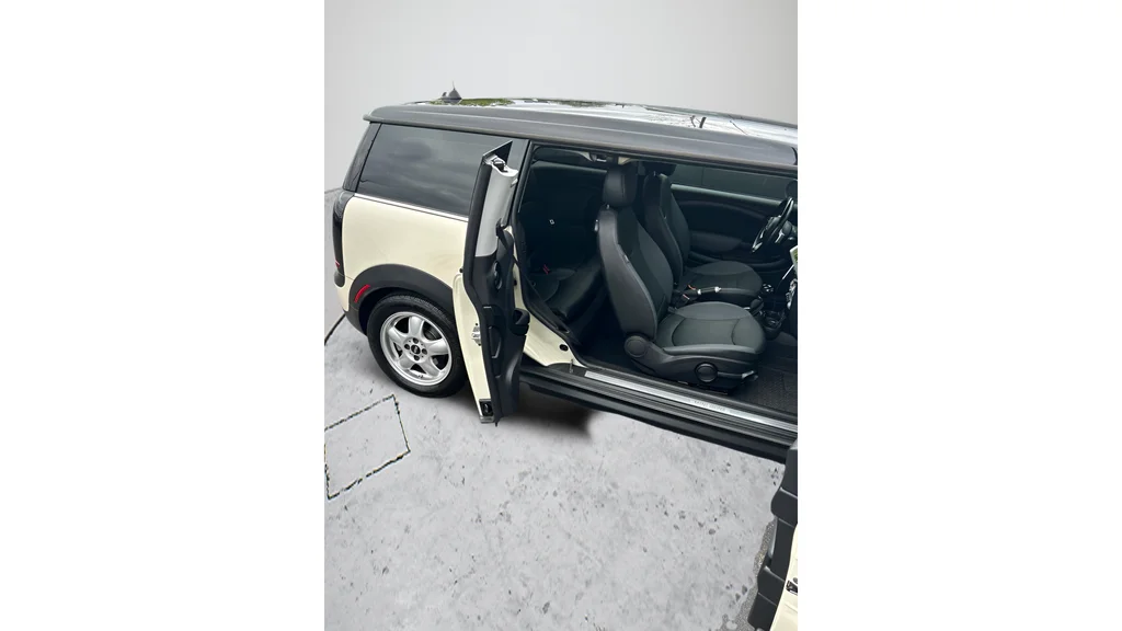 Used 2009 White MINI S image 14