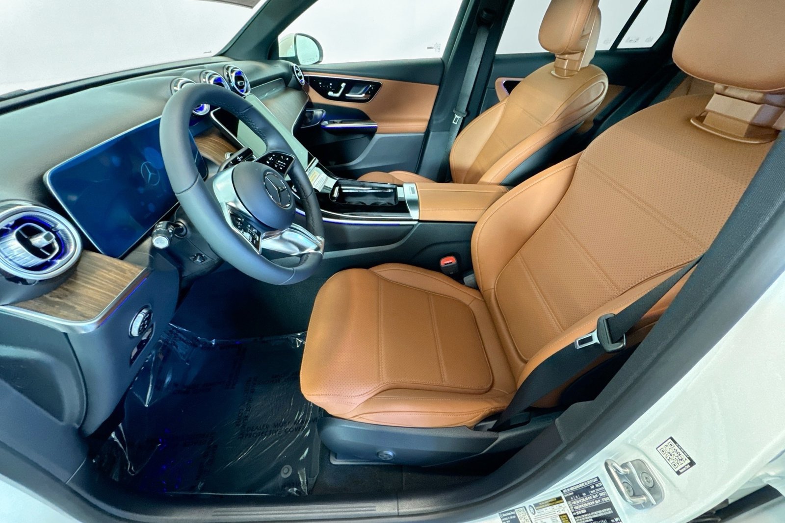 New 2026 Polar White Mercedes-Benz GLC 300 image 18