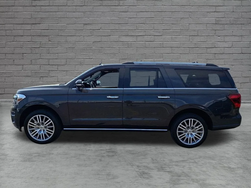 Used 2024  Ford Limited image 36