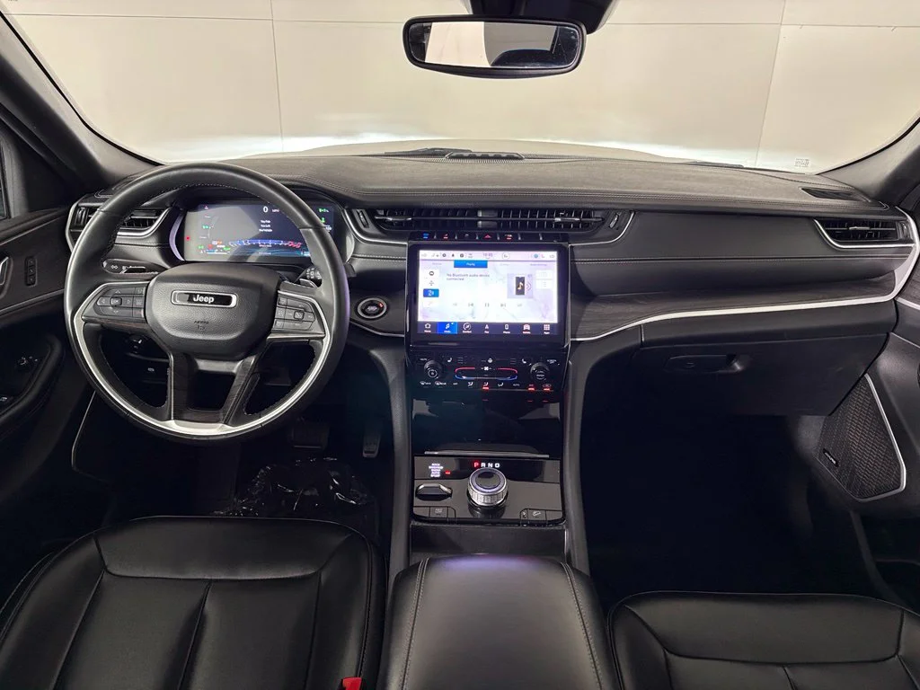Used 2024 White Jeep 4xe image 39