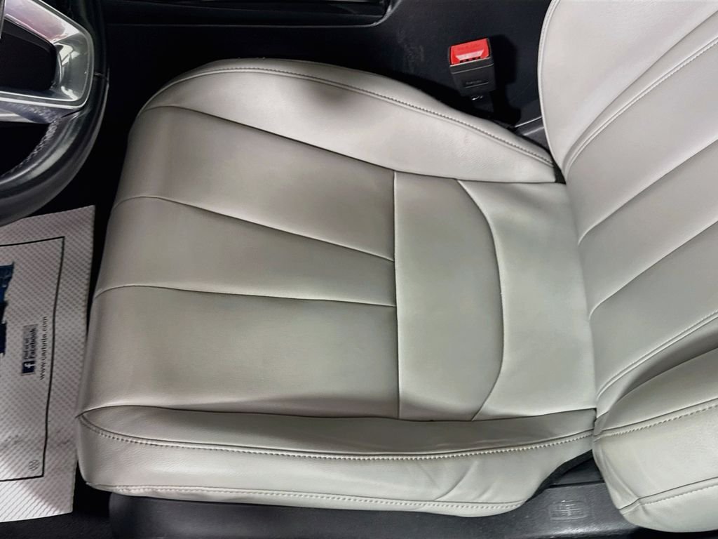 Used 2023 Platinum White Pearl Acura Base image 18