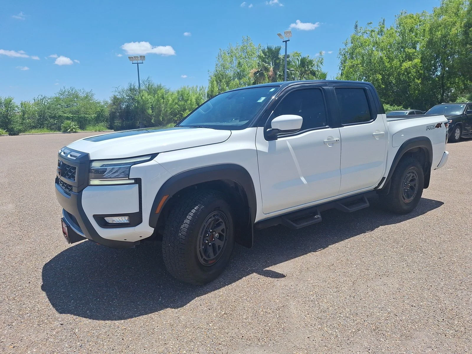 Used 2025 White Nissan PRO-4X image 3