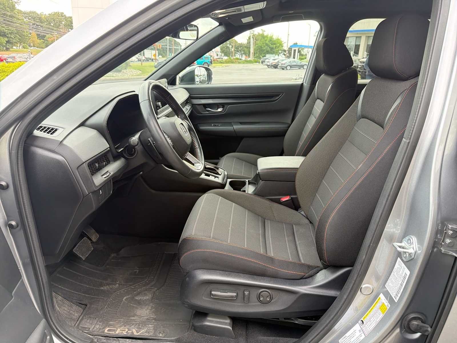 2025 Honda CR-V Sport - Photo 11