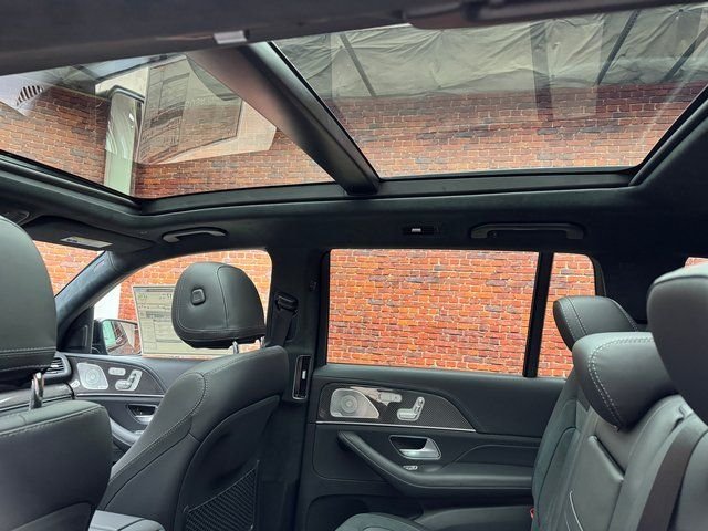 New 2026 MANUFAKTUR Silicon Grey Mercedes-Benz GLS 63 AMG® image 7