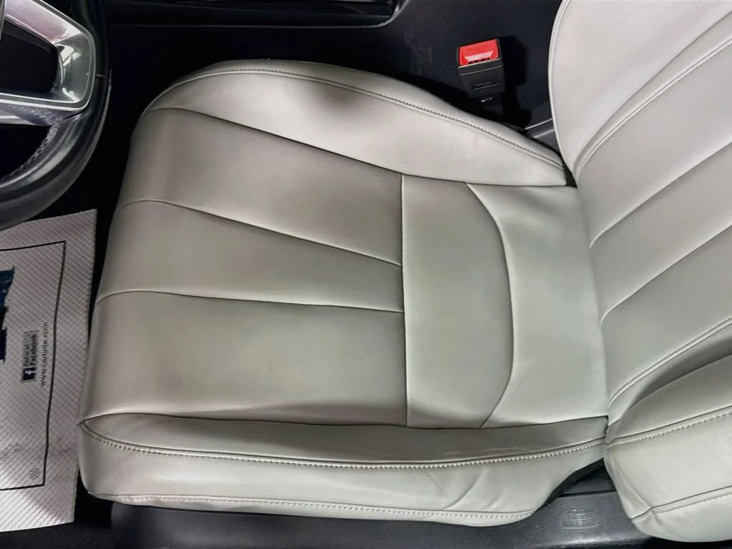 Used 2023 Platinum White Pearl Acura Base image 18