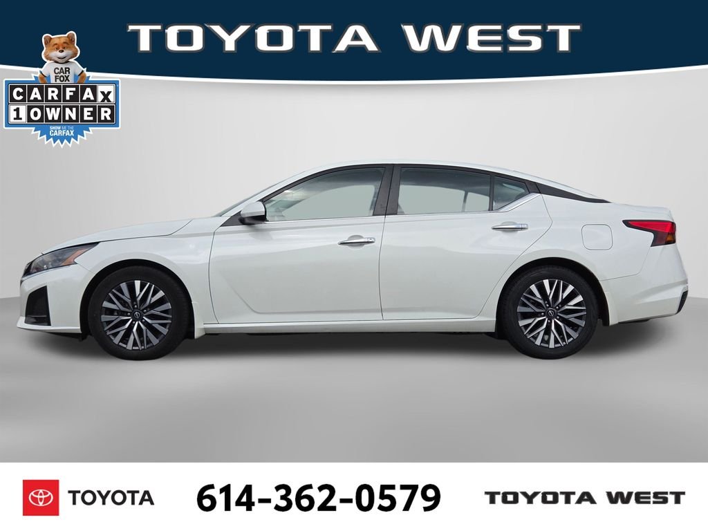 Used 2023 White Nissan 2.5 SV image 10