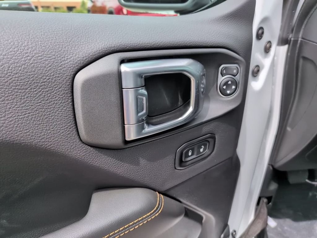 New 2026 Bright White Clearcoat Jeep  image 15