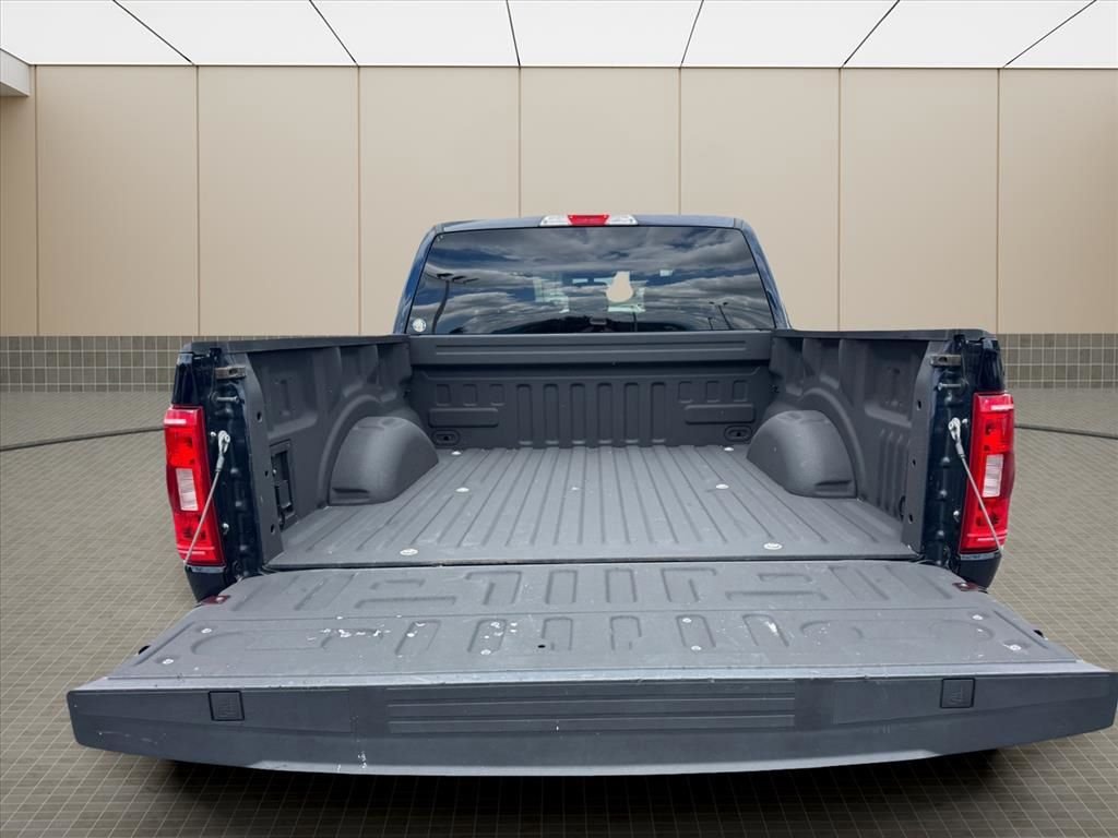 Used 2022 Blue Ford XLT image 16