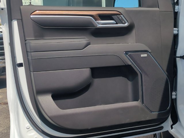 Used 2026 Summit White Chevrolet LT Trail Boss image 22