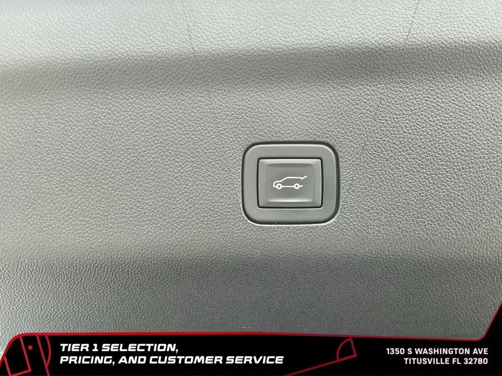 Used 2025 Dark Ash Metallic Chevrolet Premier image 21