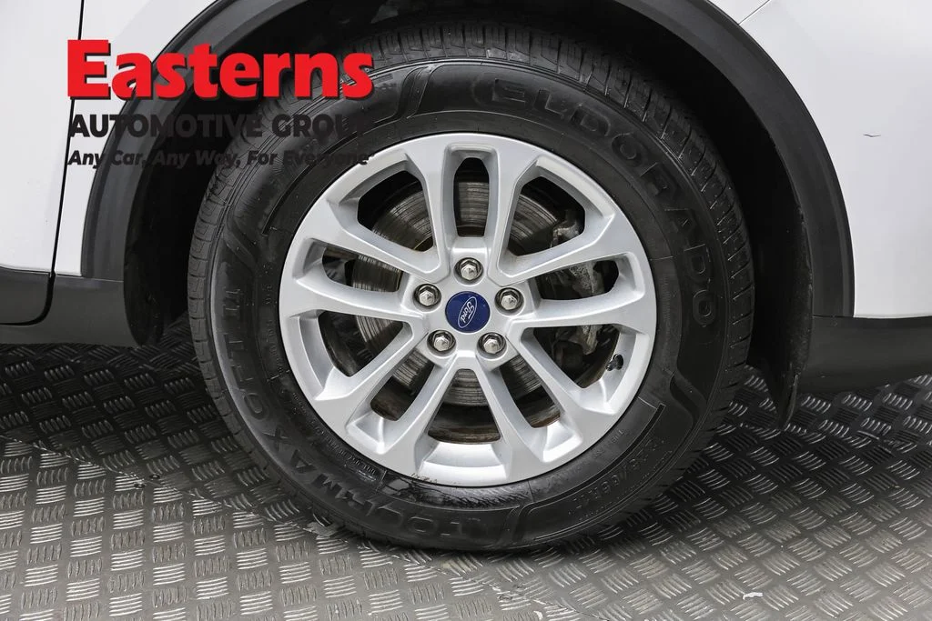Used 2021 White Ford SE image 31