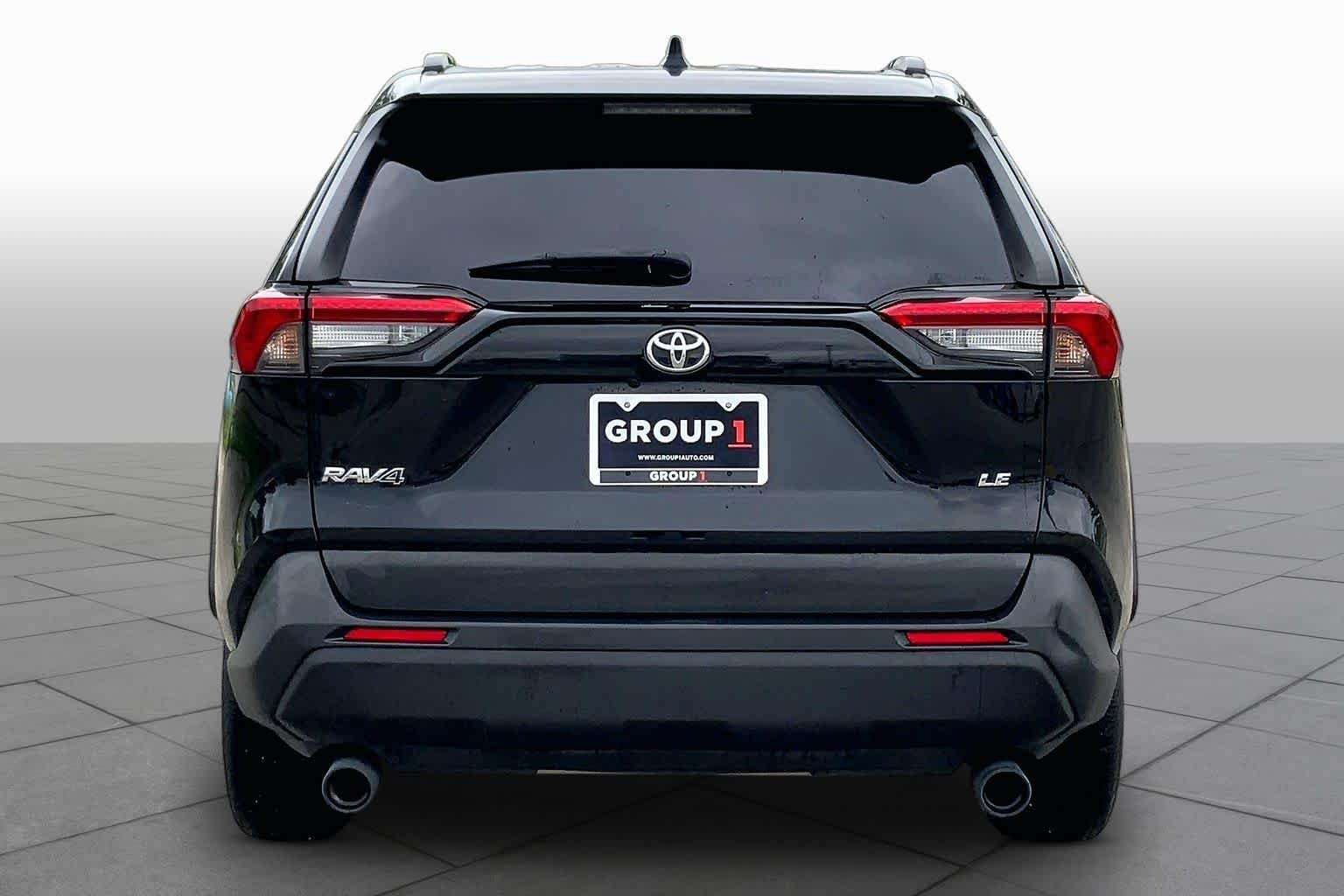 Used 2021 Midnight Black Metallic Toyota LE image 5