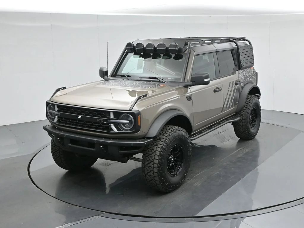 New 2025 Marsh Gray Ford Badlands image 41