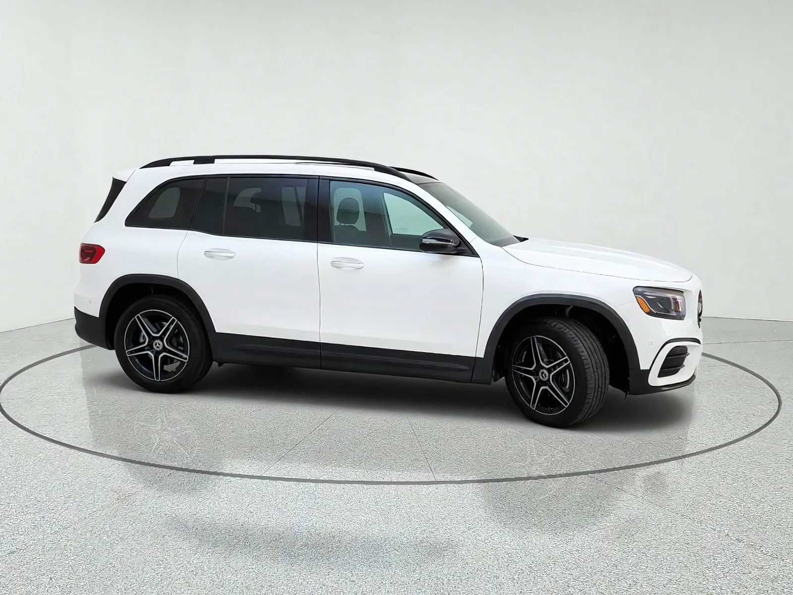 Used 2024 Polar White Mercedes-Benz GLB 250 image 6