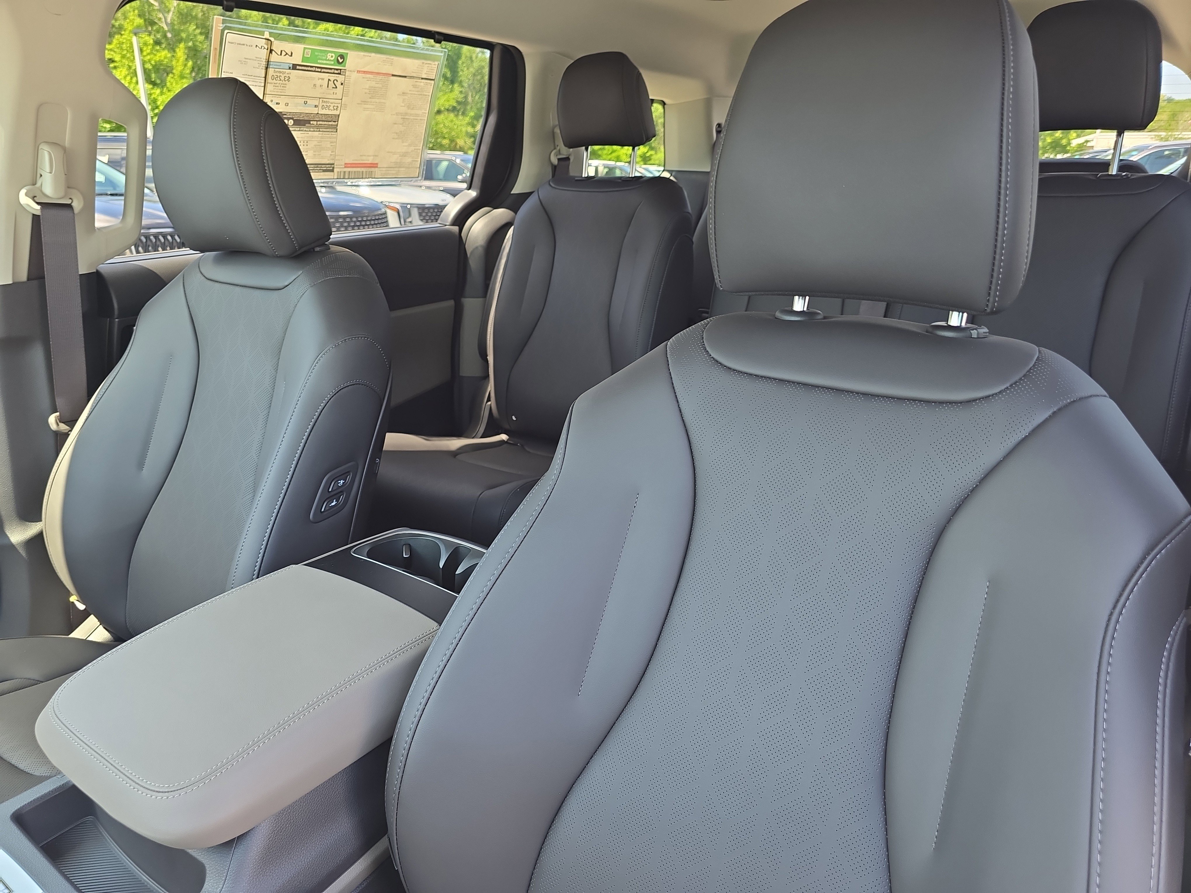 New 2026 Ivory Silver Kia EX image 23