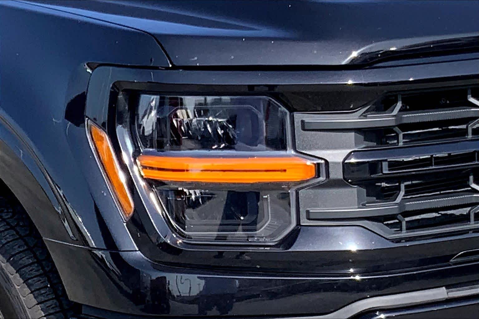 Used 2025 Agate Black Metallic Ford XLT image 23