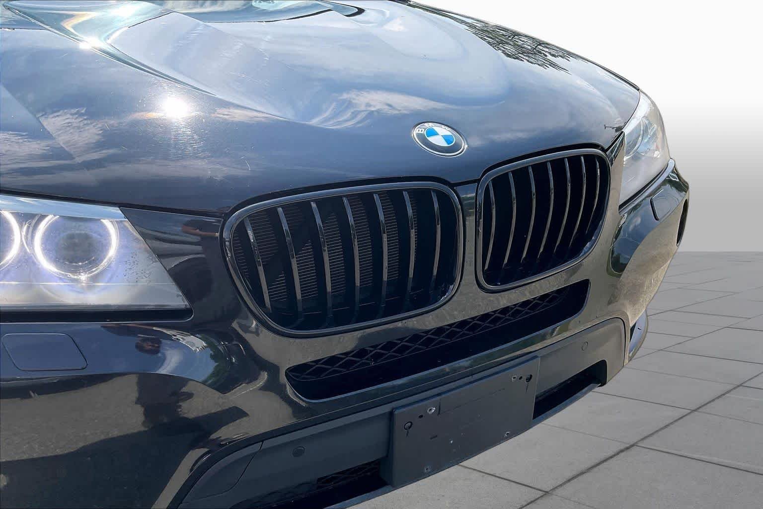 Used 2014 Black Sapphire Metallic BMW xDrive28i image 31