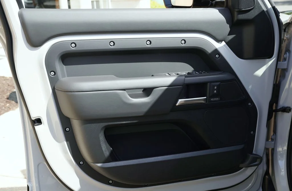 Used 2026 Gray Land Rover X-Dynamic SE image 10