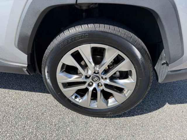 Certified Used 2020 Silver Sky Metallic Toyota XLE Premium image 9